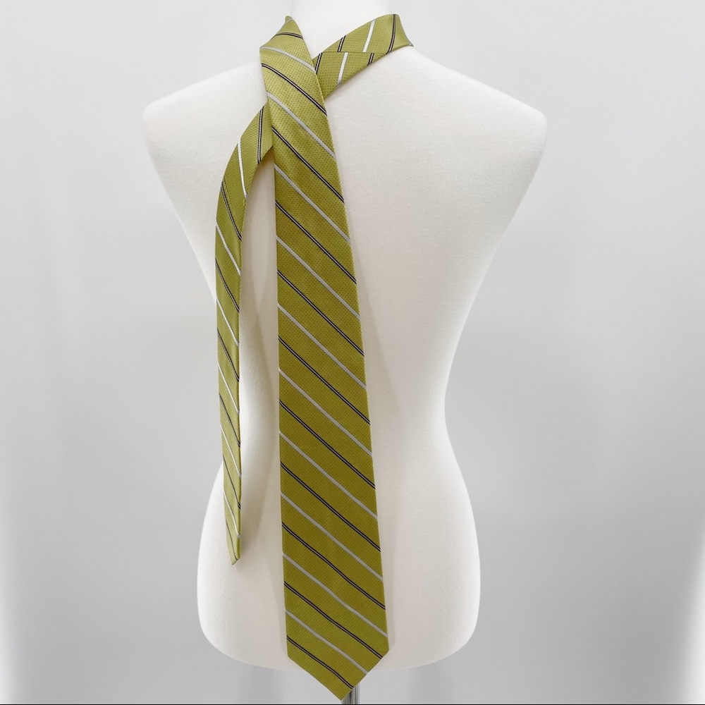 Calvin Klein 100% Silk Tie